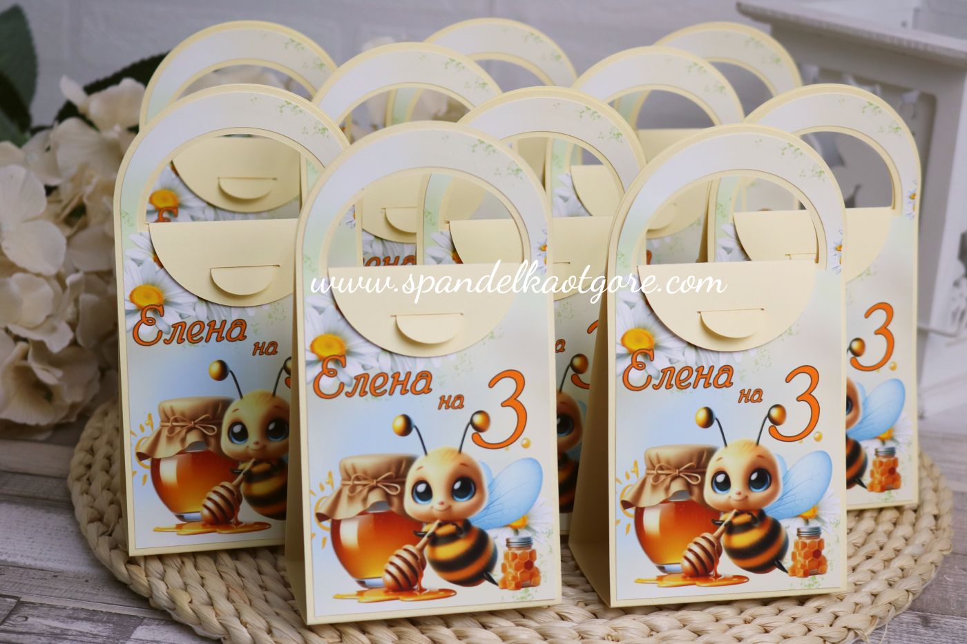 Чантичка Пчеличка